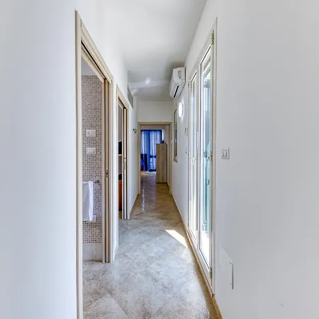 Domus Rosi Apartment *